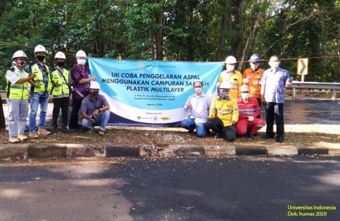 Universitas Indonesia Bersama Beberapa Perusahaan Lakukan Uji Coba Aspal Berbahan Sampah Plastik