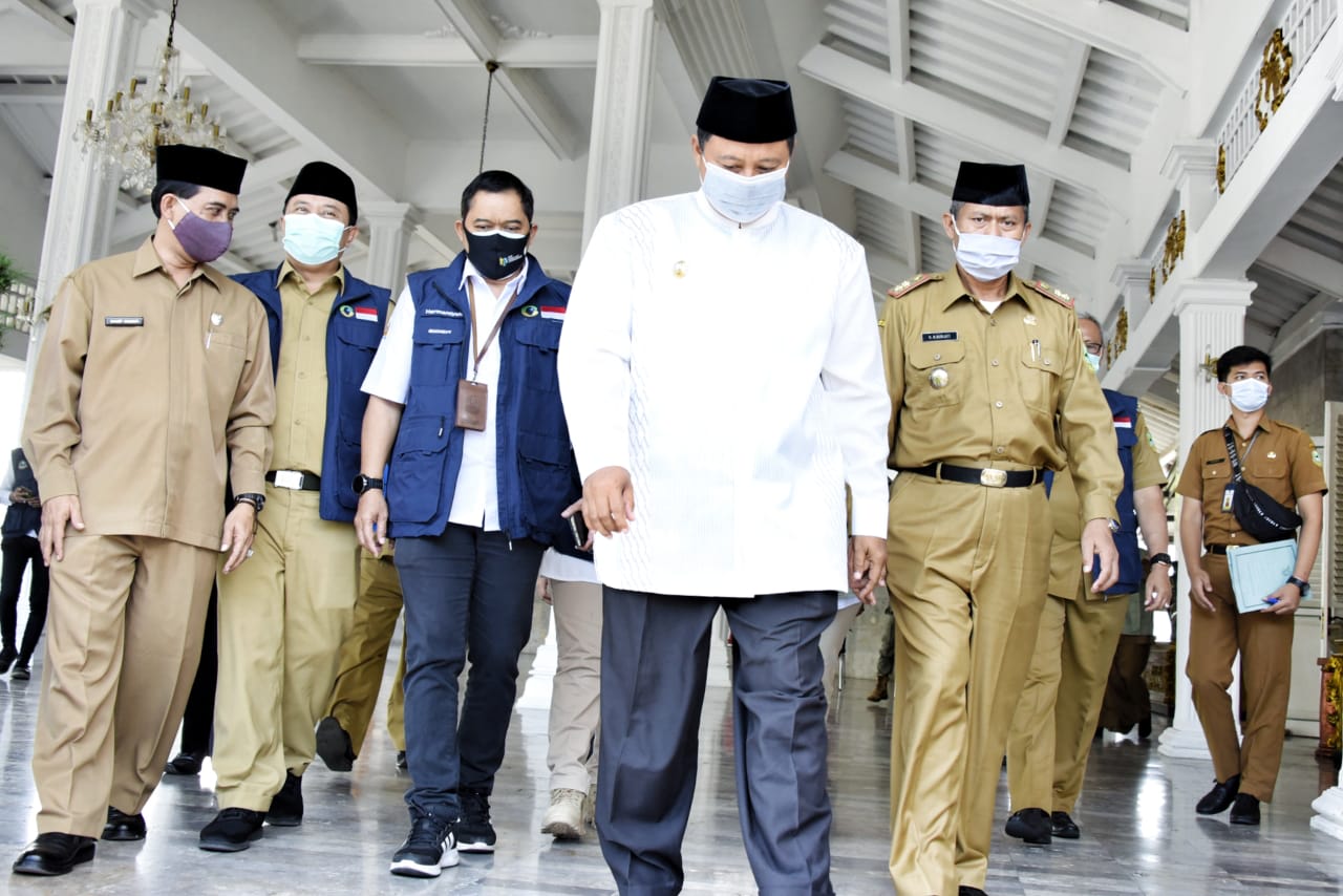 Pemprov Jabar Akan Berikan Perhatian Penanganan Covid-19 Klaster Pesantren Pemprov Jabar Akan Berikan Perhatian Penanganan Covid-19 Klaster Pesantren
