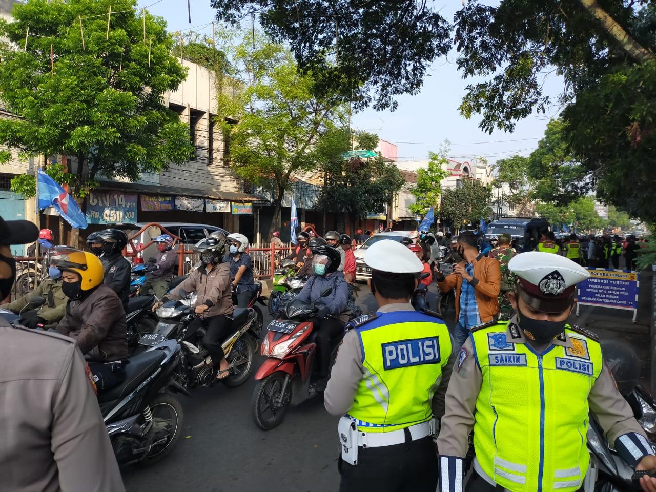 Polres Cimahi Tempatkan anggota di 48 Titik Polres Cimahi Tempatkan anggota di 48 Titik
