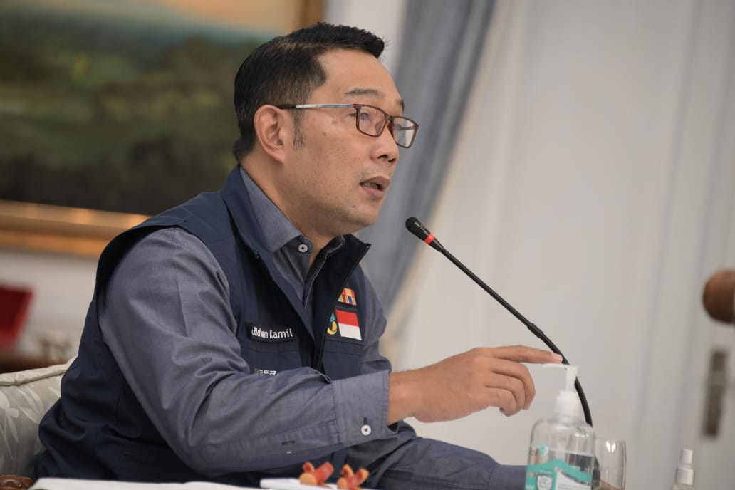Kasus Covid-19 Melonjak, Ridwan Kamil Keluarkan Surat Peningkatan Kewaspadaan di Jabar Kasus Covid-19 Melonjak, Ridwan Kamil Keluarkan Surat Peningkatan Kewaspadaan di Jabar