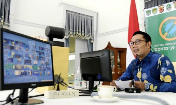 Gubernur Jabar Ajak Pelaku UMKM Berkolaborasi Mendesain Produk Gubernur Jabar Ajak Pelaku UMKM Berkolaborasi Mendesain Produk