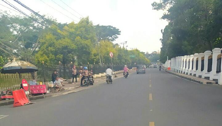 Hari Pertama PSBB Jakarta Jalur Puncak-Cianjur Sepi