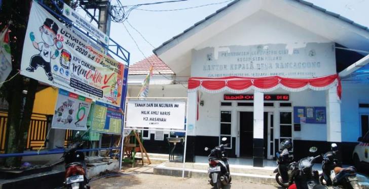 Kantor Desa Rancagoong Dipasang Plang Sengketa
