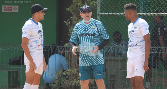Fabiano Yakin Persib Mampu Atasi Keletihan saat Laga Tandang