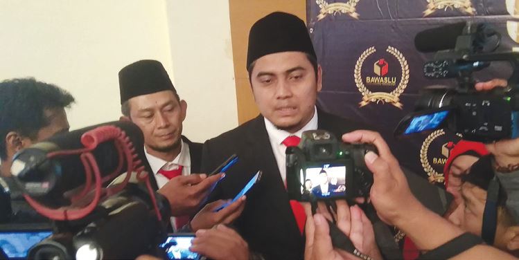 Bawaslu: Semua Bapaslon Langgar Protokol Kesehatan Bawaslu: Semua Bapaslon Langgar Protokol Kesehatan