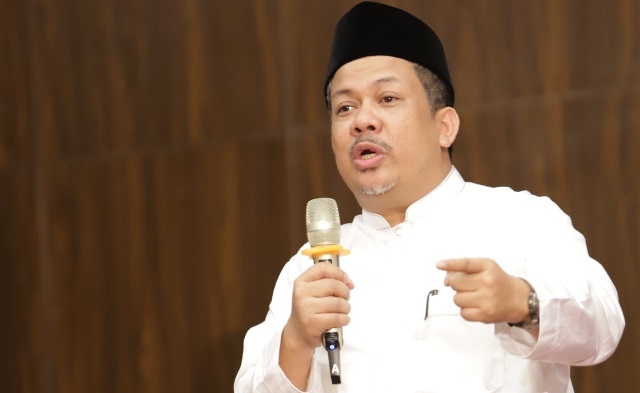 Fahri Hamzah Minta Jokowi dan Anies Jangan Bersengketa