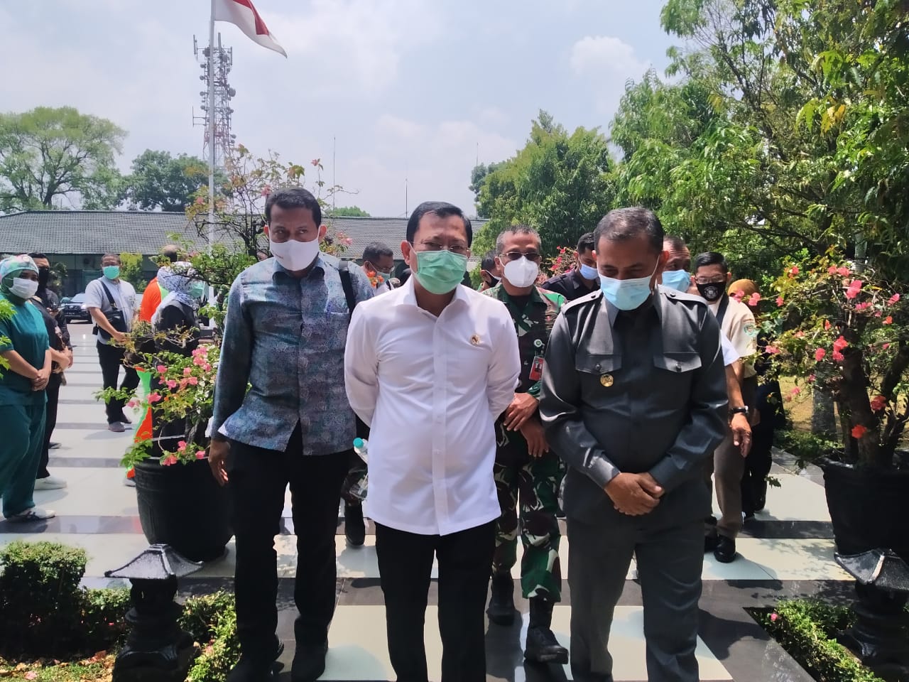 Menkes Terawan Minta Tenaga Kesehatan Harus Tetap Semangat Tangani Pasien Covid-19