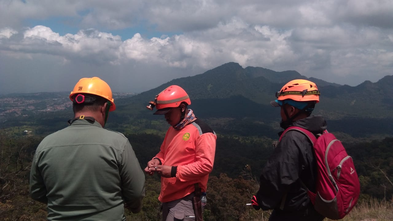 Kebakaran Hutan Gunung Tangkuban Parahu Diduga Akibat Semburan Gas Alam Kebakaran Hutan Gunung Tangkuban Parahu Diduga Akibat Semburan Gas Alam