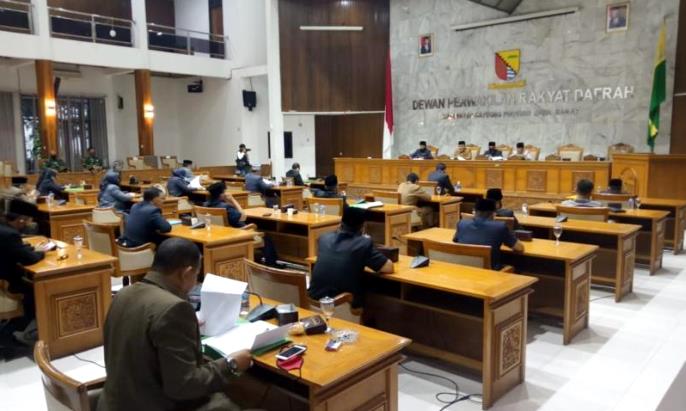 Pembahasan 4 Raperda Dilanjut Pansus