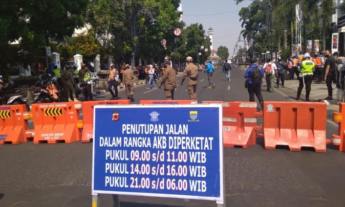 Buka Tutup Jalan Perbatasan Kota Setiap Akhir Pekan