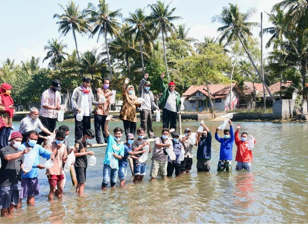 Wagub Jabar Minta Warga Pesisir Pantai Pangandaran Ikut Menjaga Ekosistem Laut