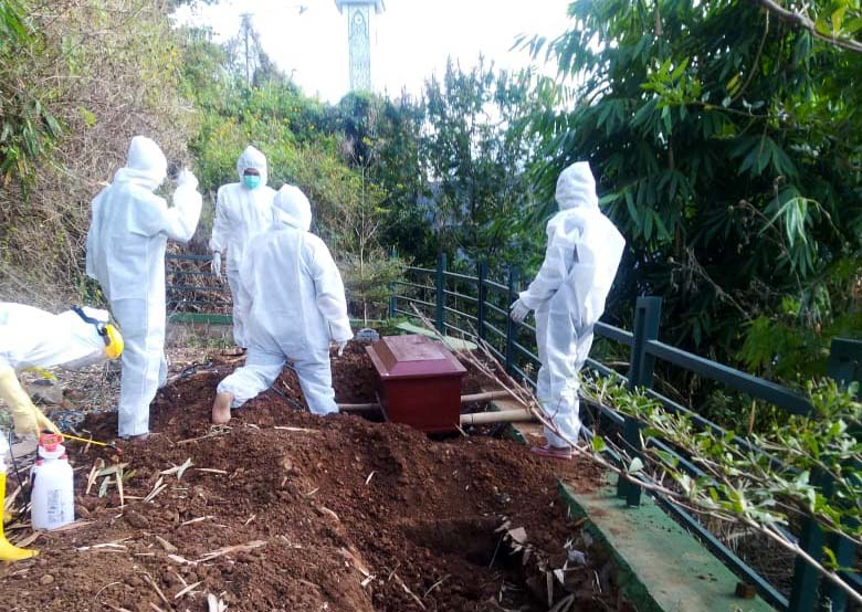 Penjual Lotek di Cimahi Meninggal Setelah Positif Terpapar Covid-19 Penjual Lotek di Cimahi Meninggal Setelah Positif Terpapar Covid-19