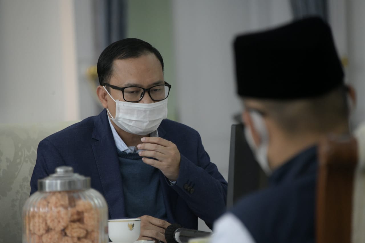KPU Godog Sanksi Pelanggar Protokol Kesehatan untuk Calon Kepala Daerah KPU Godog Sanksi Pelanggar Protokol Kesehatan untuk Calon Kepala Daerah