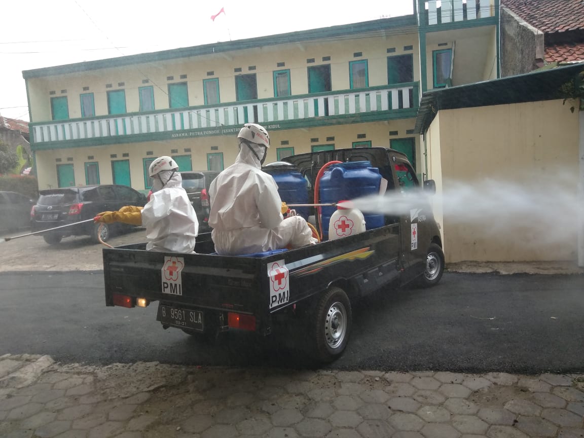 Pemkot Cimahi Kembali Lakukan Penyemprotan Disinfektan ke Sekolah dan Pasar