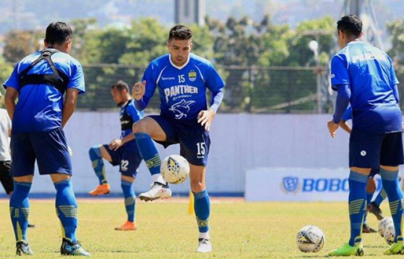 Robert Rene Pantau Kualitas 3 Pemain Muda Gabung Persib