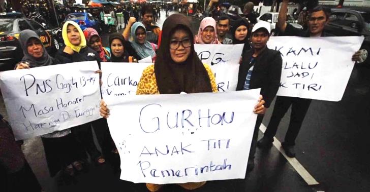 Miris, Mayoritas Guru Honorer di Kabupaten Bandung Belum Terima Honor Selama 3 Bulan Terakhir Miris, Mayoritas Guru Honorer di Kabupaten Bandung Belum Terima Honor Selama 3 Bulan Terakhir