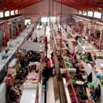 TAMPAK SEPI: Terdampak Covid-19, kondisi Pasar Atas Baru Cimahi terlihat sepi pengunjung.