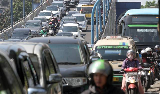 Transportasi Jadi Sumber Pencemaran Udara di Bandung