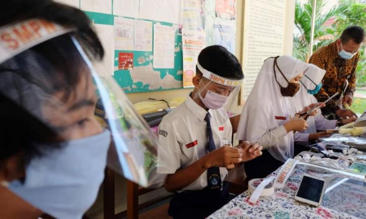 ILUSTRASI: Menumbuhkan rasa kebersamaan antar sesama disekolah dinilai sangat penting. Sebab, karakter tersebut merupakan akar dari tumbuhnya sisi kemanusiaan. (istimewa)