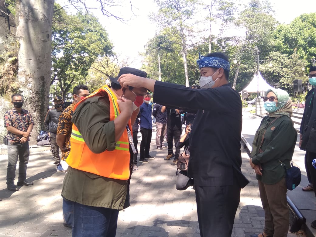 PD Kebersihan Kota Bandung Dibubarkan Urusan Pengelolaahan Sampah Diambil Alih DLHK PD Kebersihan Kota Bandung Dibubarkan Urusan Pengelolaahan Sampah Diambil Alih DLHK