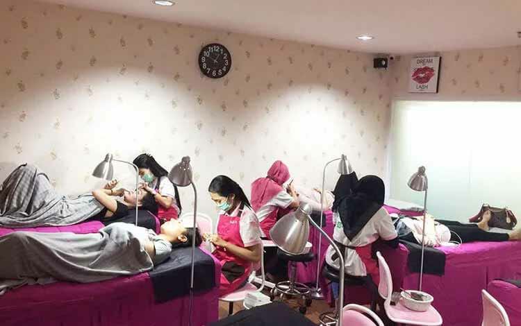 Salon Kecantikan Belum Diperbolehkan Beroperasi, Kenyataannya Sudah Banyak yang Buka Salon Kecantikan Belum Diperbolehkan Beroperasi, Kenyataannya Sudah Banyak yang Buka