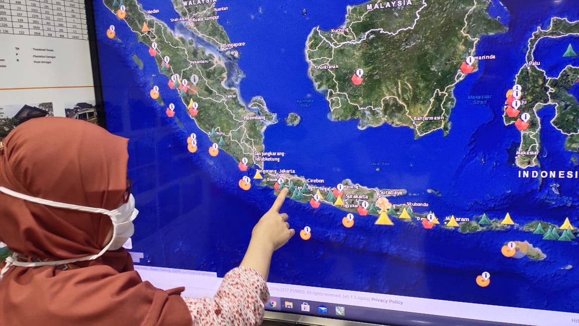 PVMBG Jabar Tegaskan Isu Gempa 8 SR Gunung Krakatau Hoax PVMBG Wilayah Jawa Barat menegaskan informasi terkait gempa sebesar 8 skala richter (SR) akibat letusan Gunung Krakatau tersebut adalah hoax.
