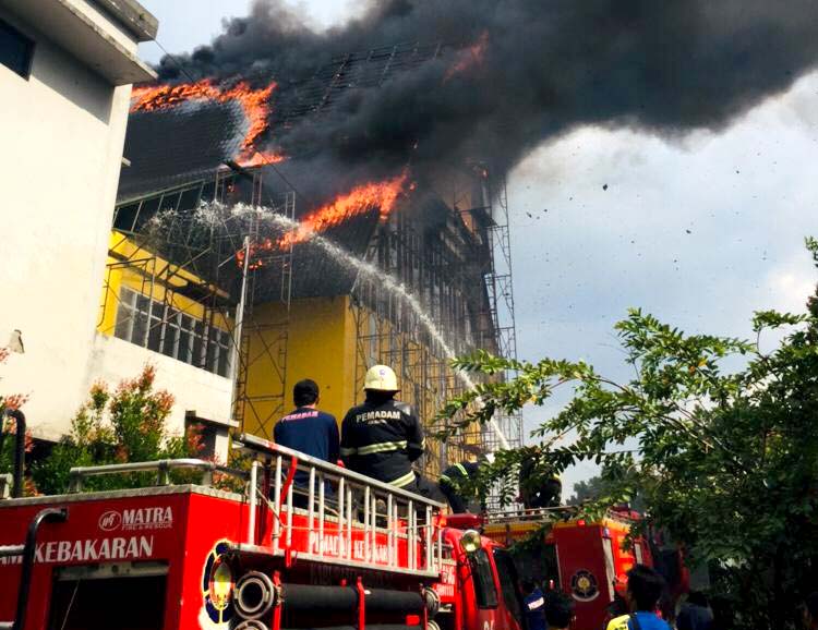 Belum Selesai Dibangun dengan Anggaran Rp8 Miliar, Gedung SLRT Dinsos Kab. Bandung Malah Terbakar