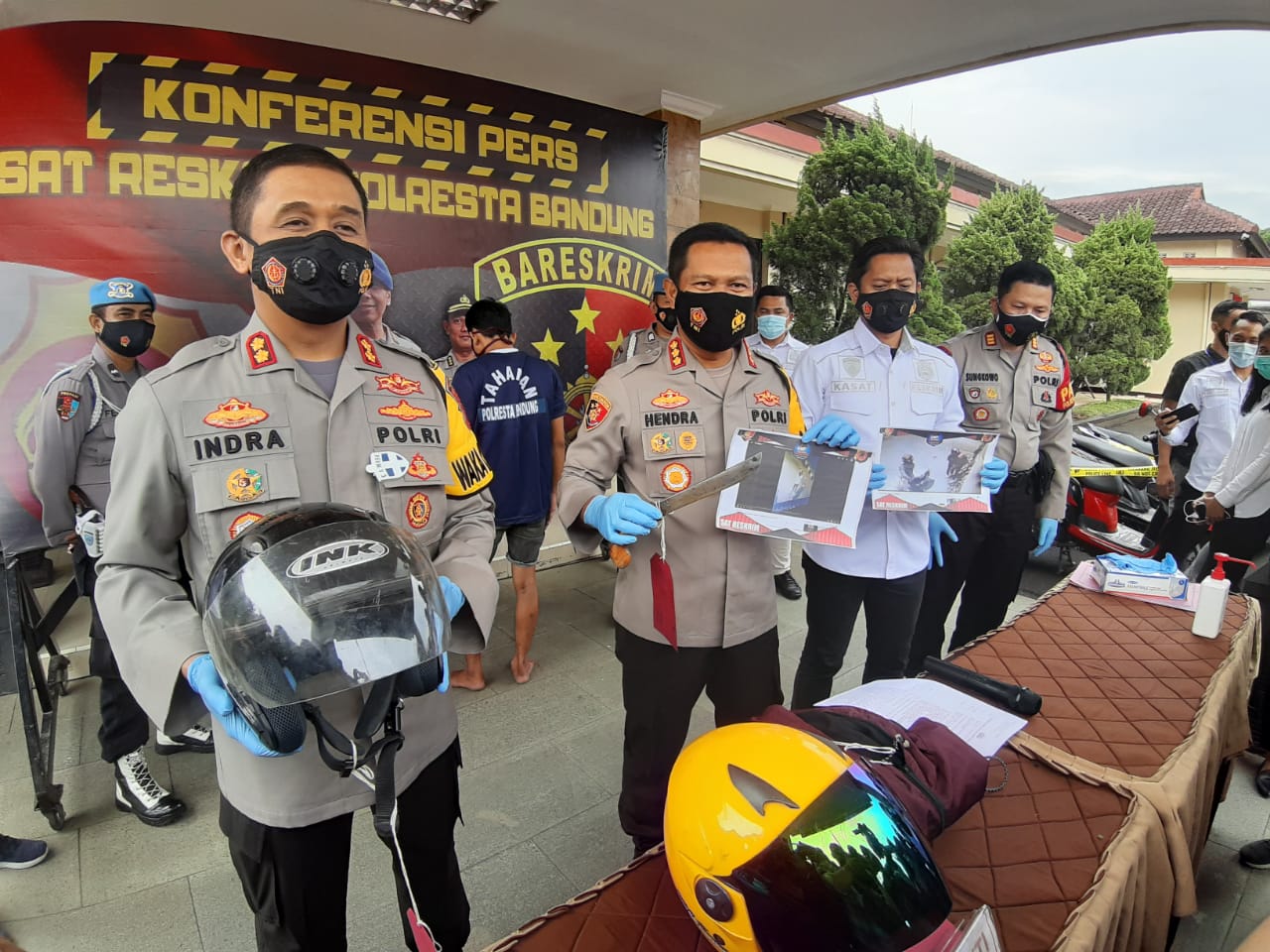 Dua Residivis Spesialis Pemalak SPBU Dibekuk Jajaran Polresta Bandung Dua Residivis Spesialis Pemalak SPBU Dibekuk Jajaran Polresta Bandung