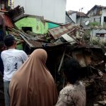 Rumah Kontrakan di Bantaran Sungai Citepus Kec Cicendo, Ambruk, 23 Jiwa Kehilangan Tempat Tinggal
