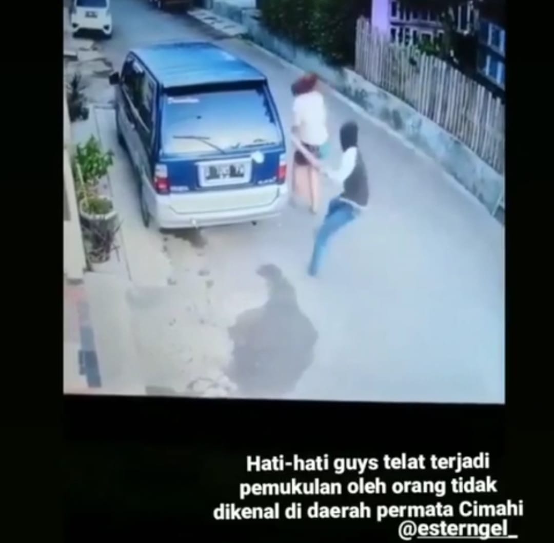 Aksi Pemukulan Terhadap Seorang Wanita Terekam CCTV, Polisi Kejar Pelaku Aksi Pemukulan Terhadap Seorang Wanita Terekam CCTV, Polisi Kejar Pelaku