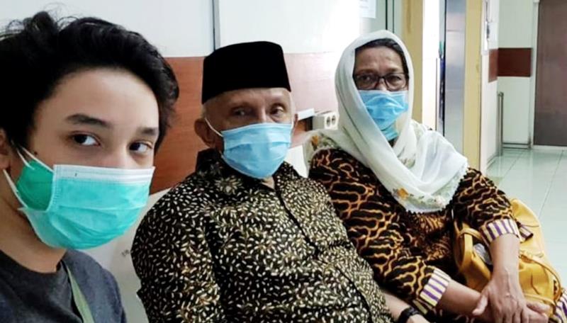 Amien Rais Jenguk Hanafi