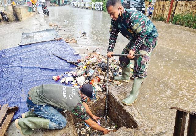 Anak Sungai Cimande Jadi Sasaran Pembersihan Satgas Citarum Harum Anak Sungai Cimande Jadi Sasaran Pembersihan Satgas Citarum Harum