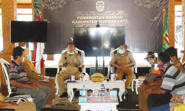 Seluruh ASN Pemkab Purwakarta Bakal Disebar Ke Sembilan Kelurahan Terdampak PSBM Seluruh ASN Pemkab Purwakarta Bakal Disebar Ke Sembilan Kelurahan Terdampak PSBM