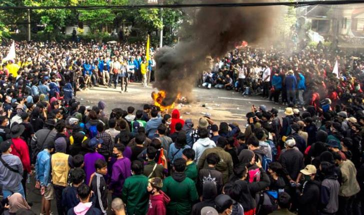 Masa Aksi Mulai Merusak, Polisi Amankan Sembilan Mahasiswa