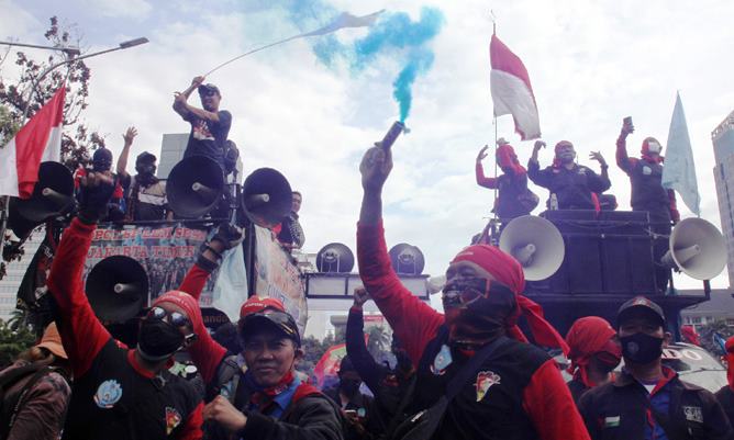 Buruh Ancam Akan Kembali Turun ke Jalan