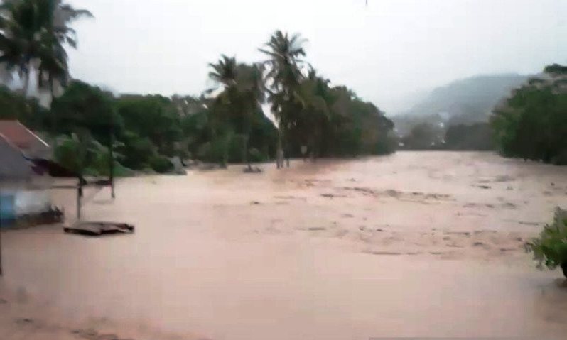 Pemkab Garut Kirim Logistik untuk Kebutuhan Korban Banjir di Selatan