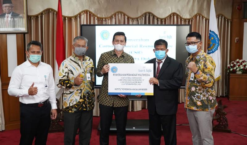 bank bjb Serahkan Dukungan CSR kepada IPDN