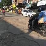Warga Komplek Permata Cimahi Keluhkan Jalan Rusak  Tak Kunjung Diperbaiki, Begini Respon Aa Umbara