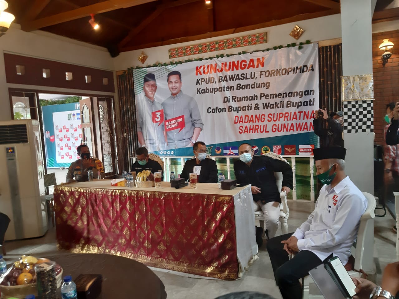 KPU Datangi Posko Pemenangan Pasangan Calon, Ada Apa?