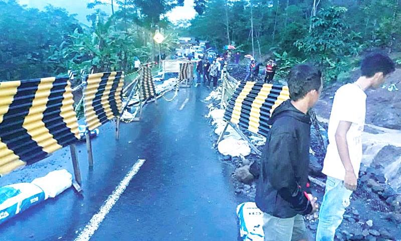 Jalur Selatan Penghubung Garut-Tasik Terputus