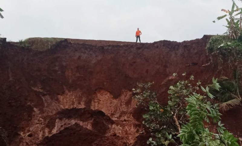 Longsor Ancam Jalur Tol Purbaleunyi