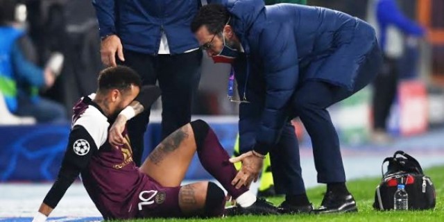 Cedera, Neymar Menepi Hingga Pertengahan November Cedera, Neymar Menepi Hingga Pertengahan November