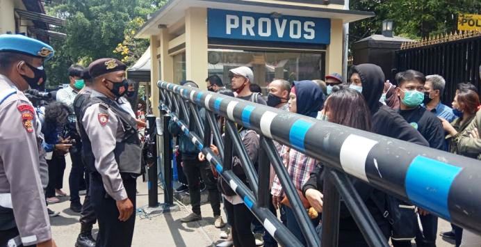 Orang Tua Pendemo Protes, Minta Kepastian Pembebasan Anaknya