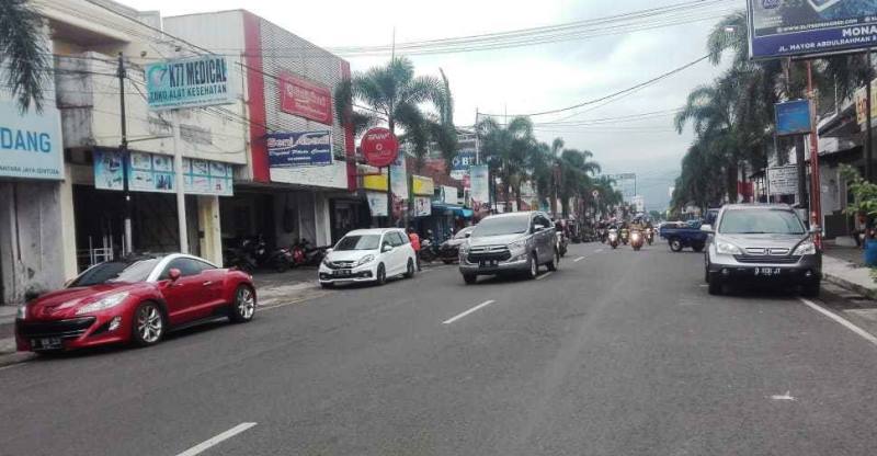 Ruas Jalan di Kota Sumedang Makin Semrawut