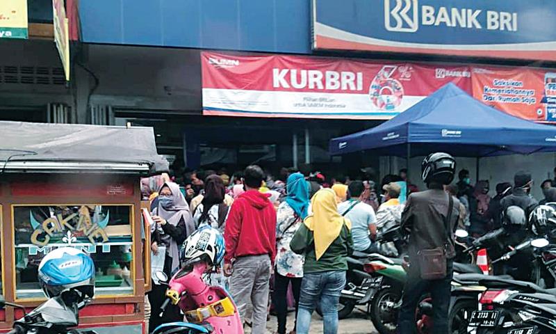 Gugus Tugas Kecamatan Kritik BRI, Pencairan Bantuan Abaikan Prokes Gugus Tugas Kecamatan Kritik BRI, Pencairan Bantuan Abaikan Prokes