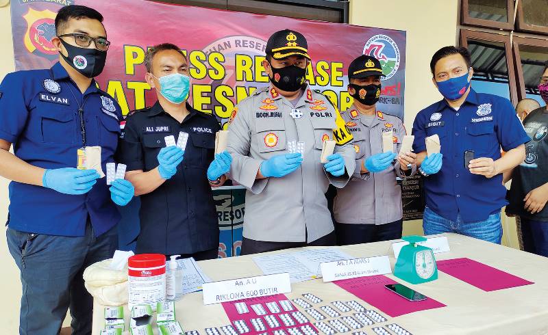 Kedapatan Mengedarkan Narkoba, Polisi 'Sikat' Tiga Pendemo