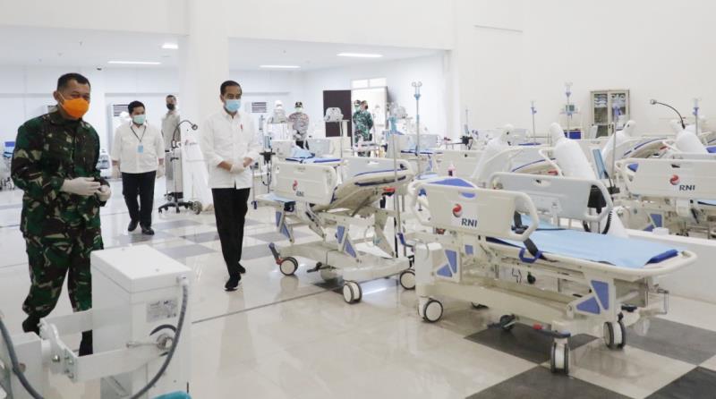 Presiden Joko widodo meninjau kesiapan fasilitas kesehatan untuk antisipasi lonjakan Kasus Varian Omicron