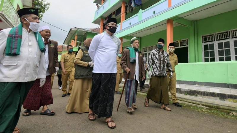 Bantuan Pesantren Harus Diatur