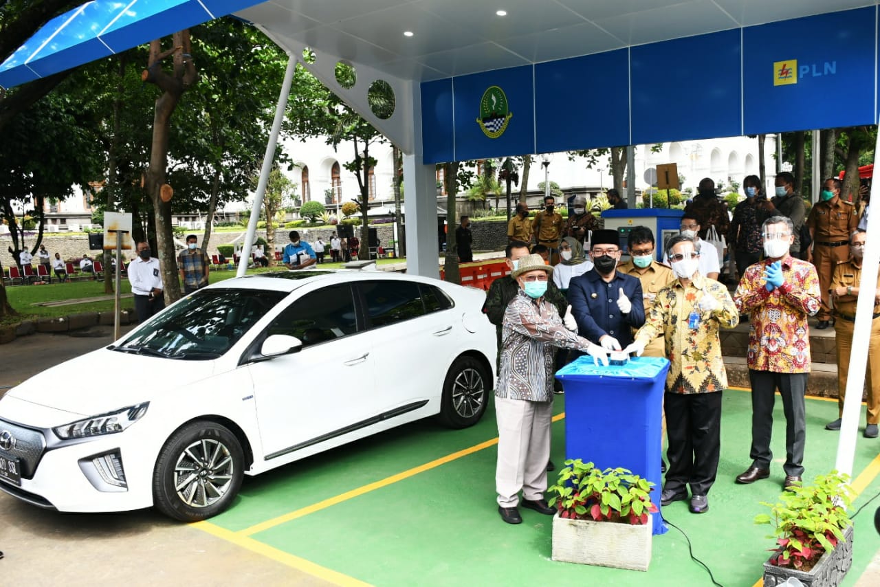 Kendaraan Dinas Tenaga Listrik Segera Diberlakukan di Pemdaprov Jabar Kendaraan Dinas Tenaga Listrik Segera Diberlakukan di Pemdaprov Jabar