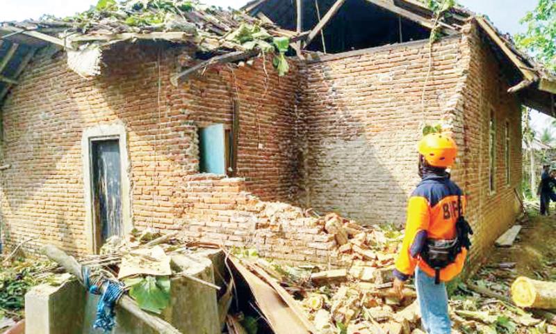 302 Rumah Hancur Kena Puting Beliung 302 Rumah Hancur Kena Puting Beliung